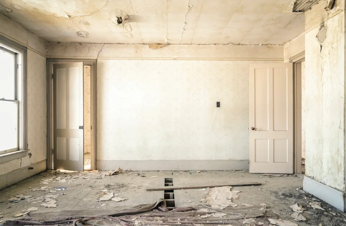 Waste disposal crew managing a cleanout project in Middleton